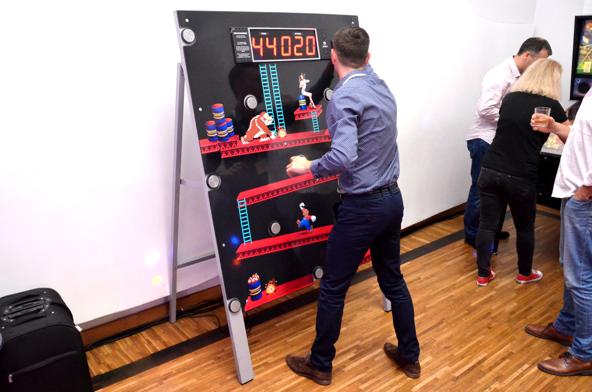 symulator mierzenia lub urządzenie do mierzenia czasu reakcji wynajem symulator mierzenia lub urządzenie do mierzenia czasu reakcji wynajem