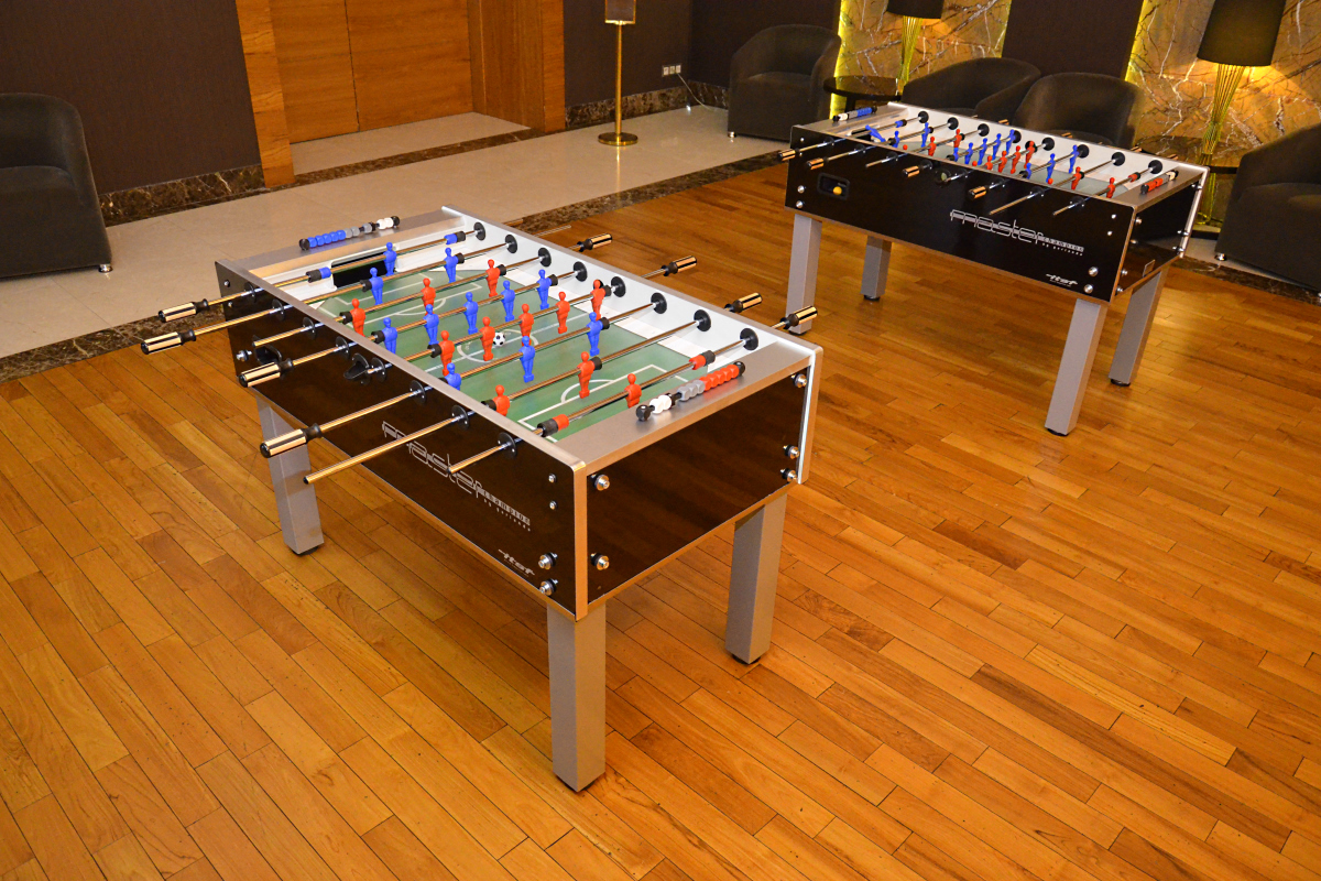 wynajem_stolow_do_gry_w_pikarzyki